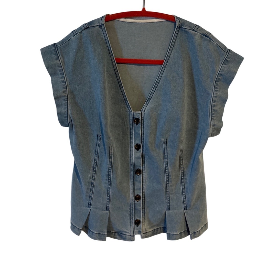 Tankaneo Women M Y2K Light Blue Denim Button Front V-Neck Cap Sleeve Pleated Top